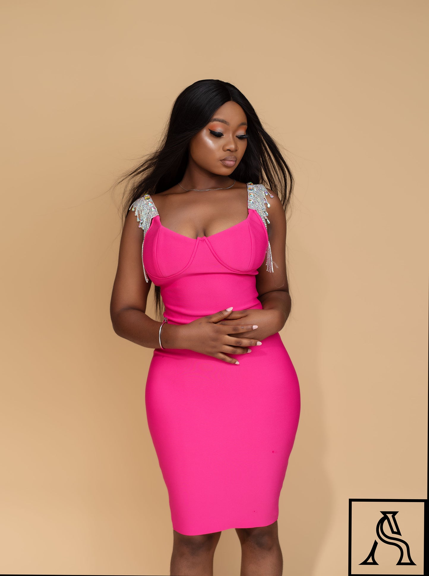 Elegant Pink Bodycon Dress Chic and stylish knee-length dress