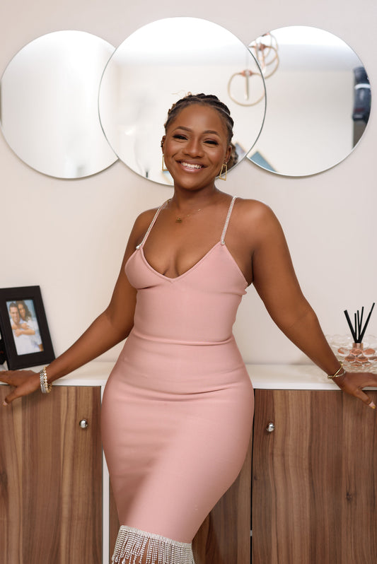 Peach Bottom Elegant and Stylish Outfit