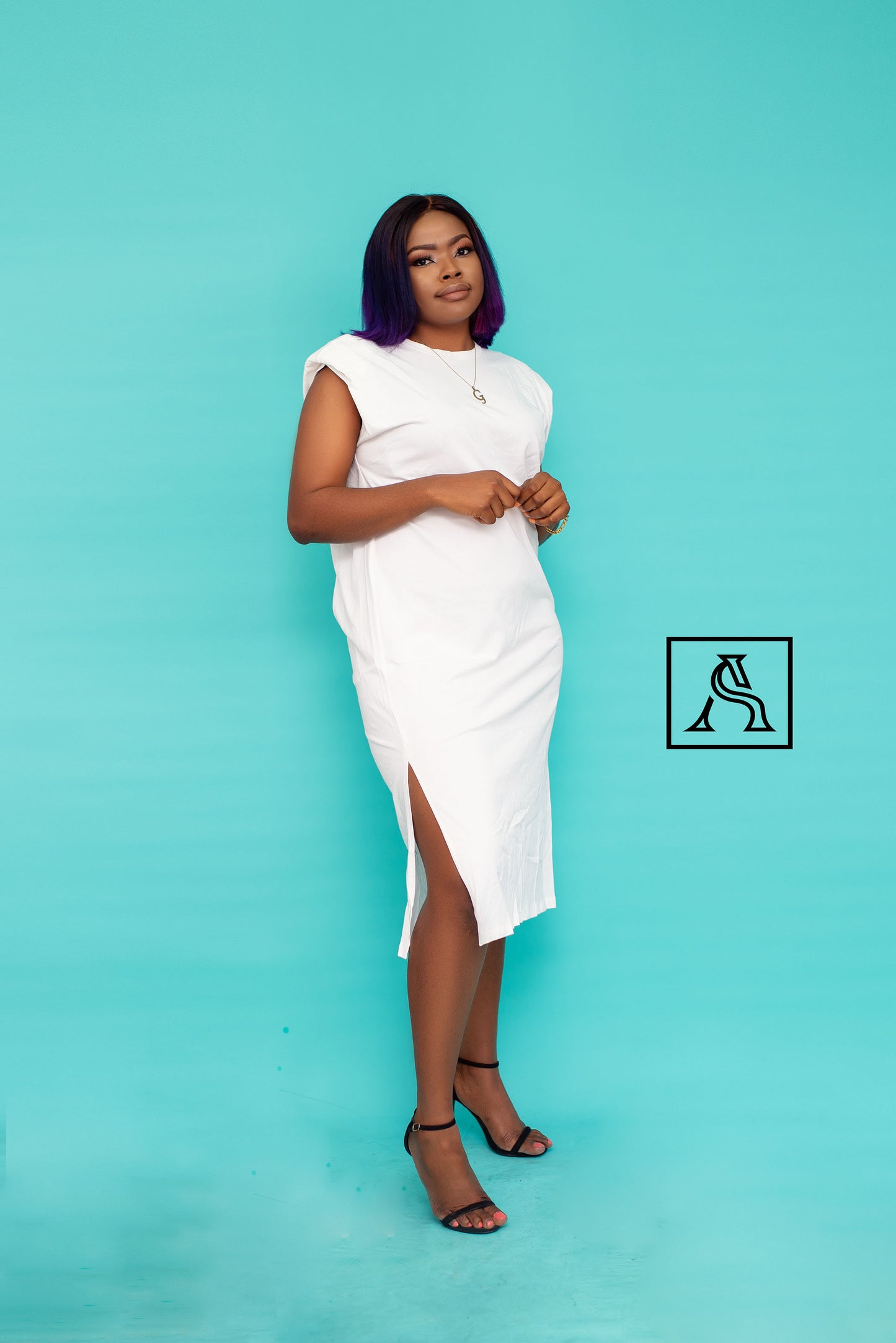 Elegant White Midi Dress A sophisticated addition to your wardrobe