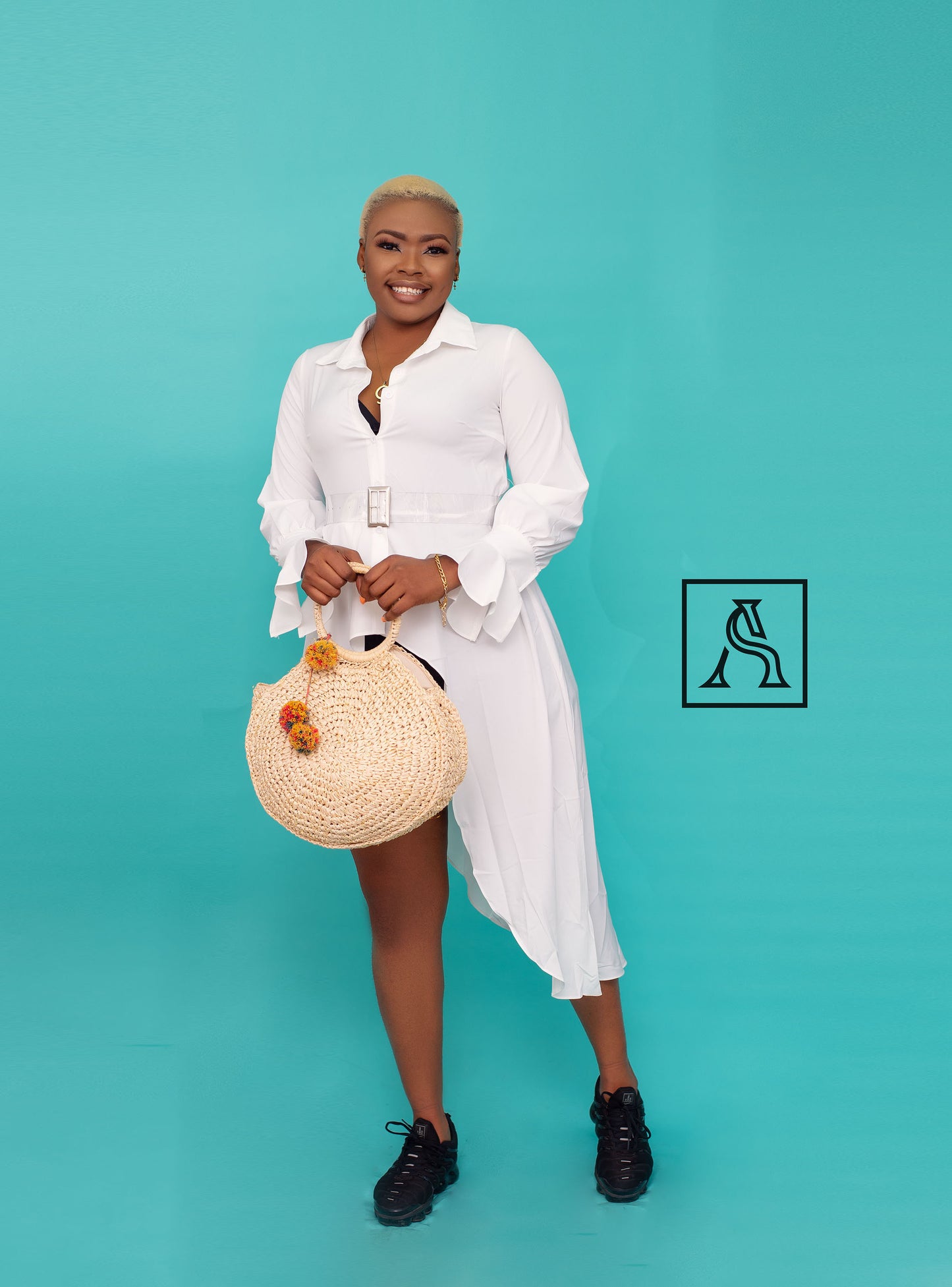 Stylish Long-Sleeve White Shirt Elegant and Trendy